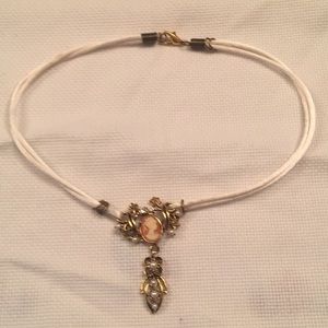 Costume antique chocker